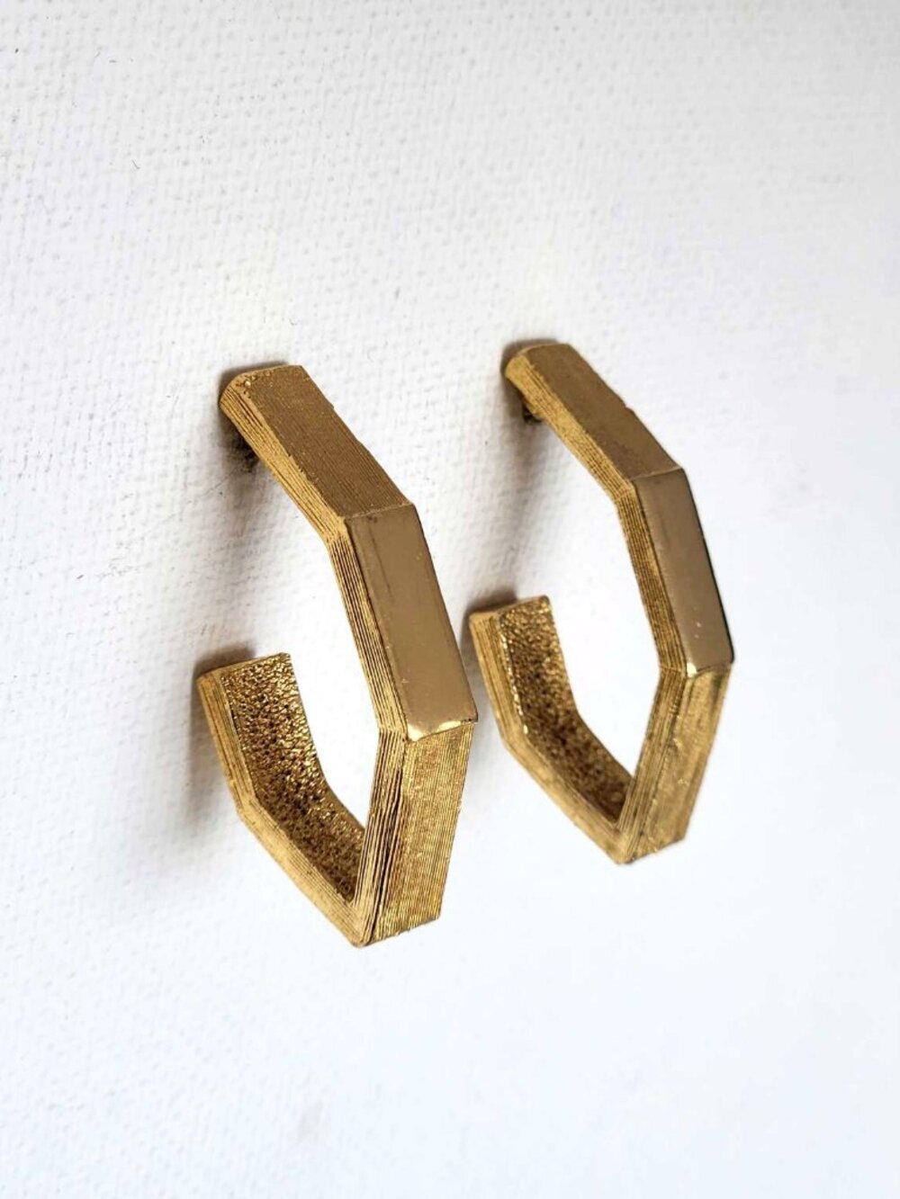 Vintage 90s Vendome gold hexagon hoop earrings